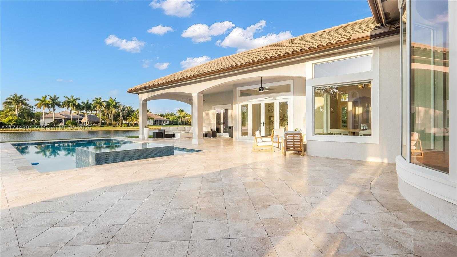 Small Image of 14443 SOUTH JOCKEY CIR S, Davie Number 39
