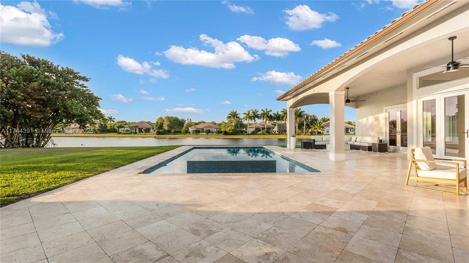 Small Image of 14443 SOUTH JOCKEY CIR S, Davie Number 40