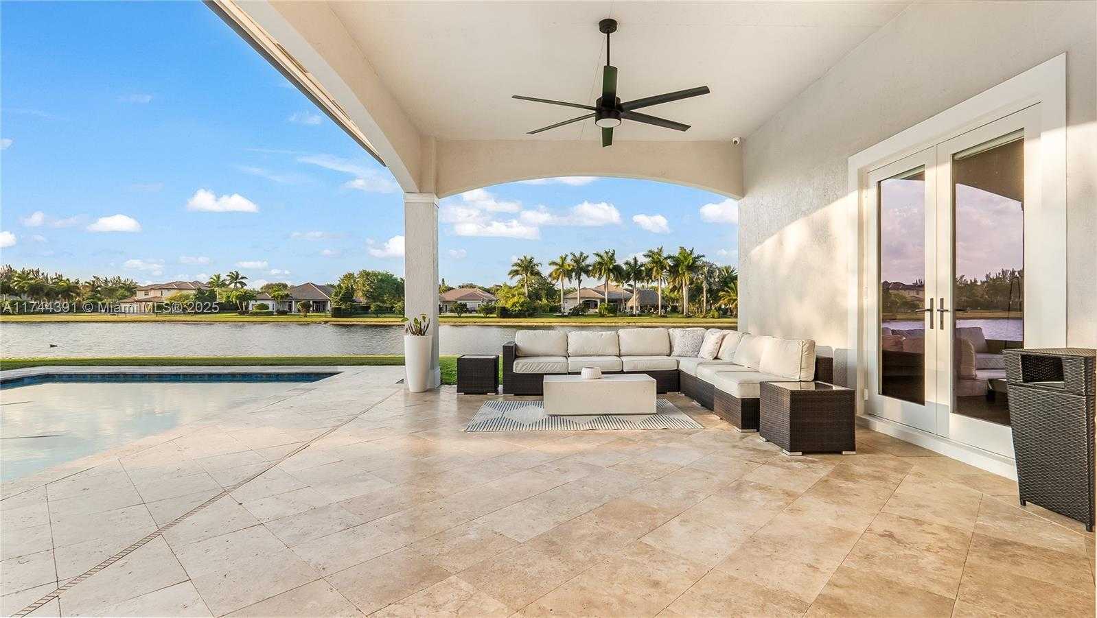 Small Image of 14443 SOUTH JOCKEY CIR S, Davie Number 41