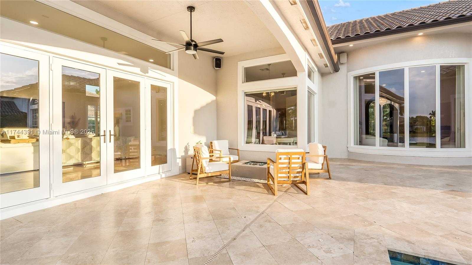 Small Image of 14443 SOUTH JOCKEY CIR S, Davie Number 42