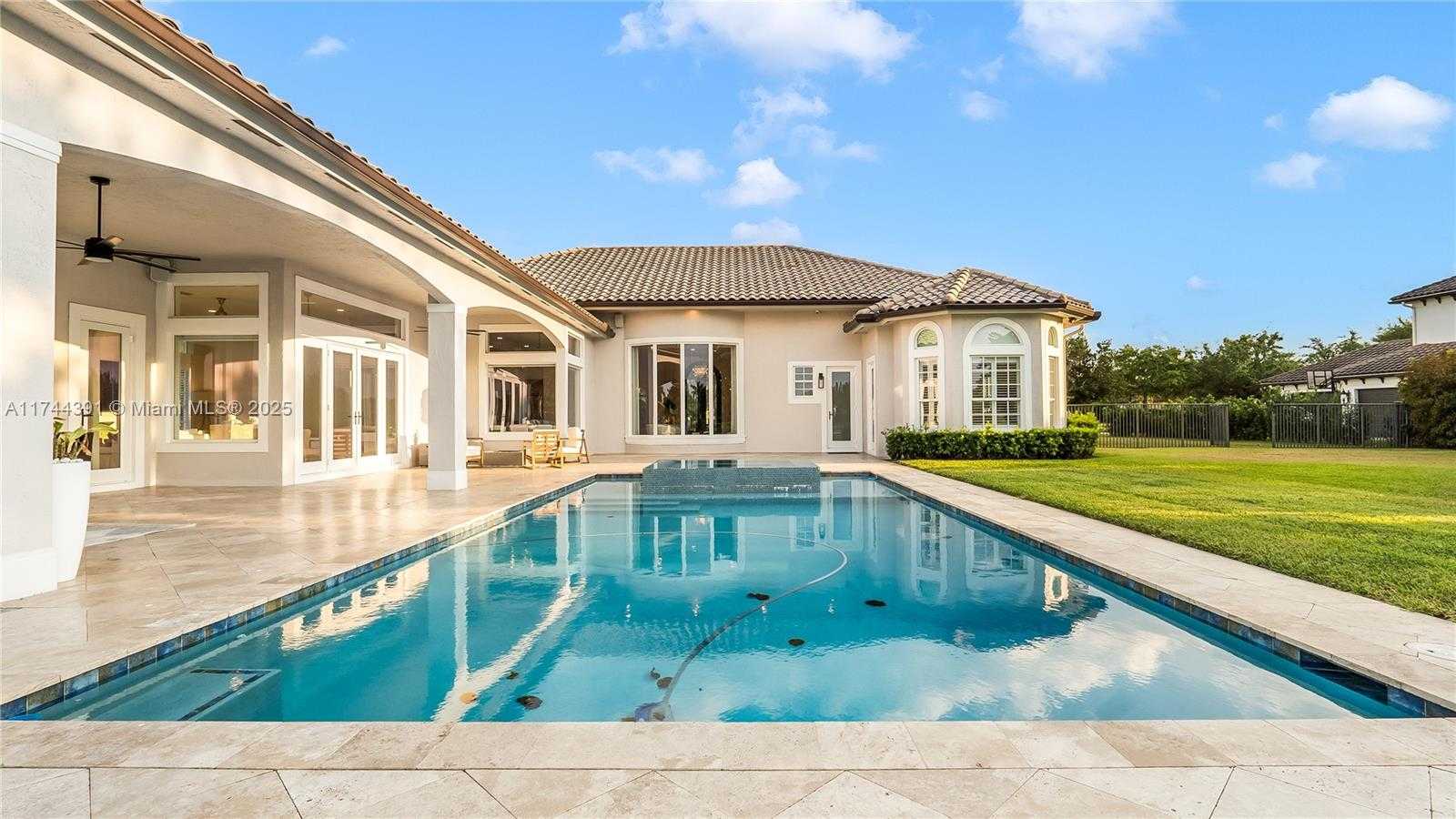 Small Image of 14443 SOUTH JOCKEY CIR S, Davie Number 43