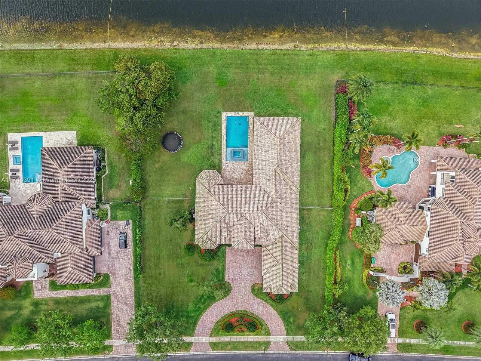 Small Image of 14443 SOUTH JOCKEY CIR S, Davie Number 59