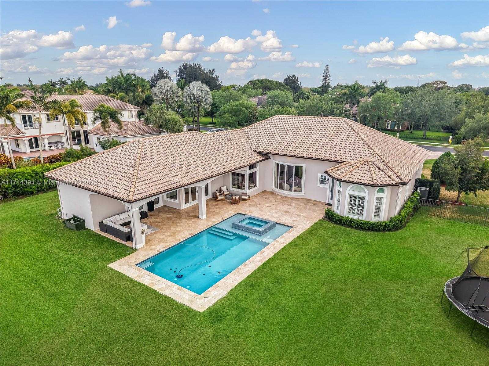 Small Image of 14443 SOUTH JOCKEY CIR S, Davie Number 60
