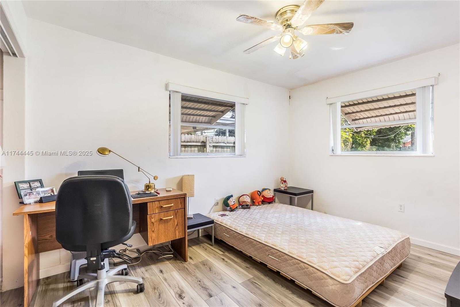 Small Image of 6370 PARK ST, Hollywood Number 15