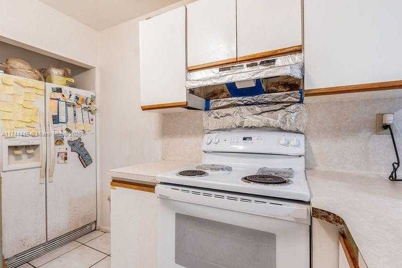 Small Image of 6370 PARK ST, Hollywood Number 24