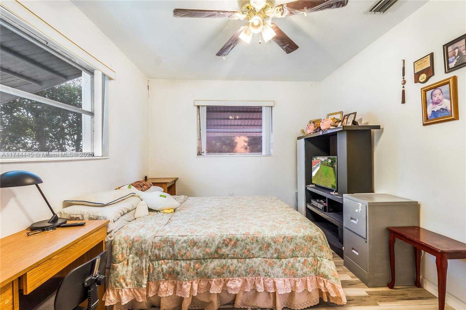 Small Image of 6370 PARK ST, Hollywood Number 29
