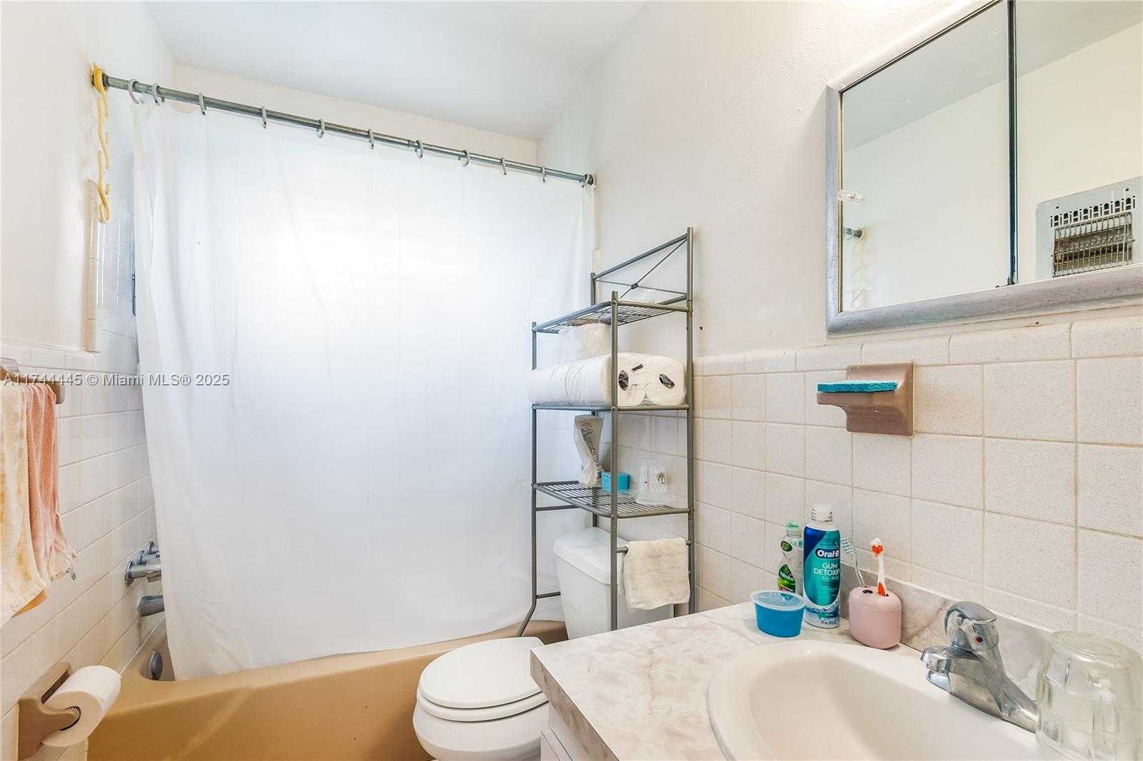 Small Image of 6370 PARK ST, Hollywood Number 4