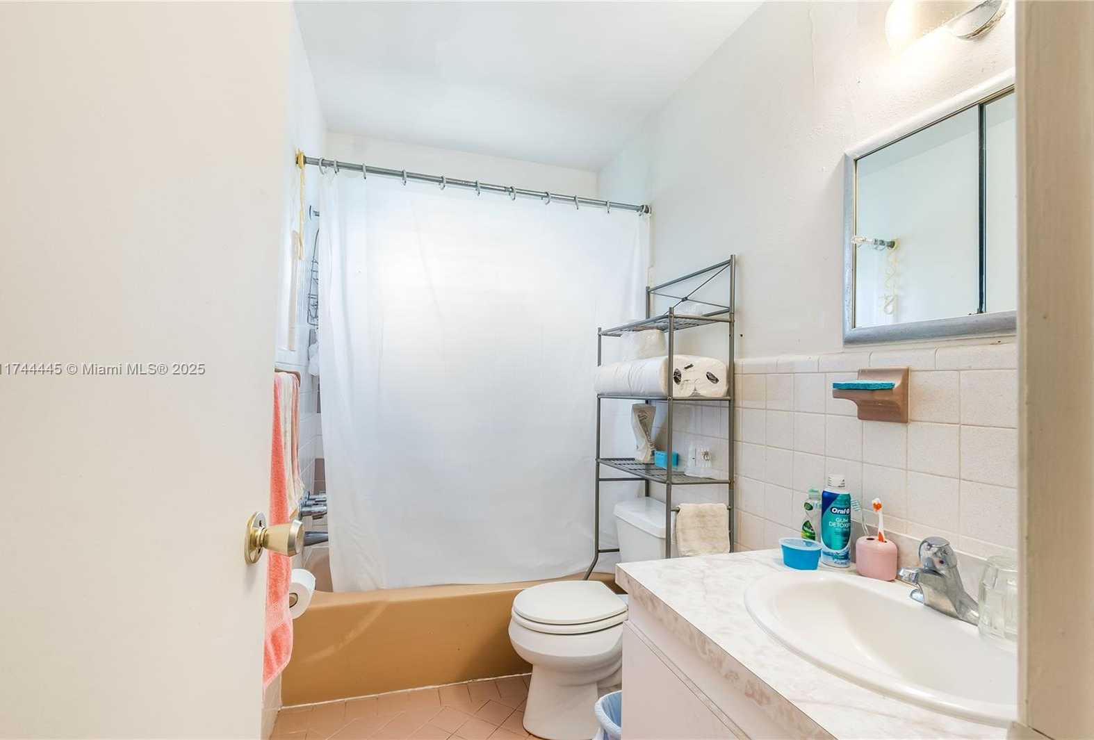 Small Image of 6370 PARK ST, Hollywood Number 5