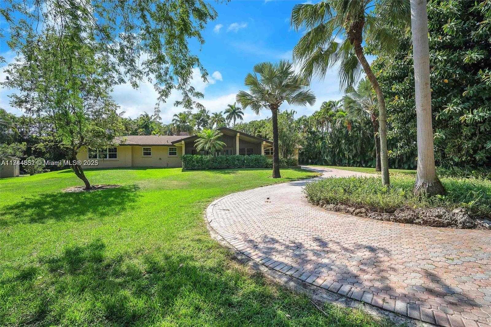 Small Image of 4851 SOUTH WEST 106TH AVE, Davie Number 10