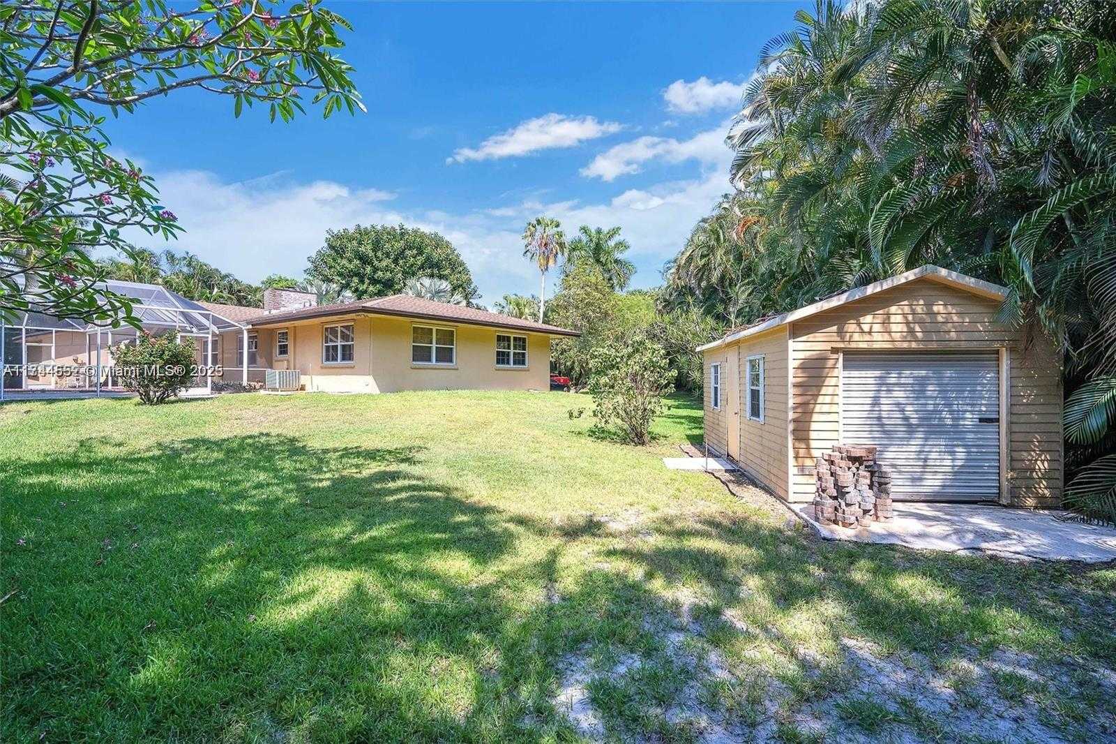 Small Image of 4851 SOUTH WEST 106TH AVE, Davie Number 14
