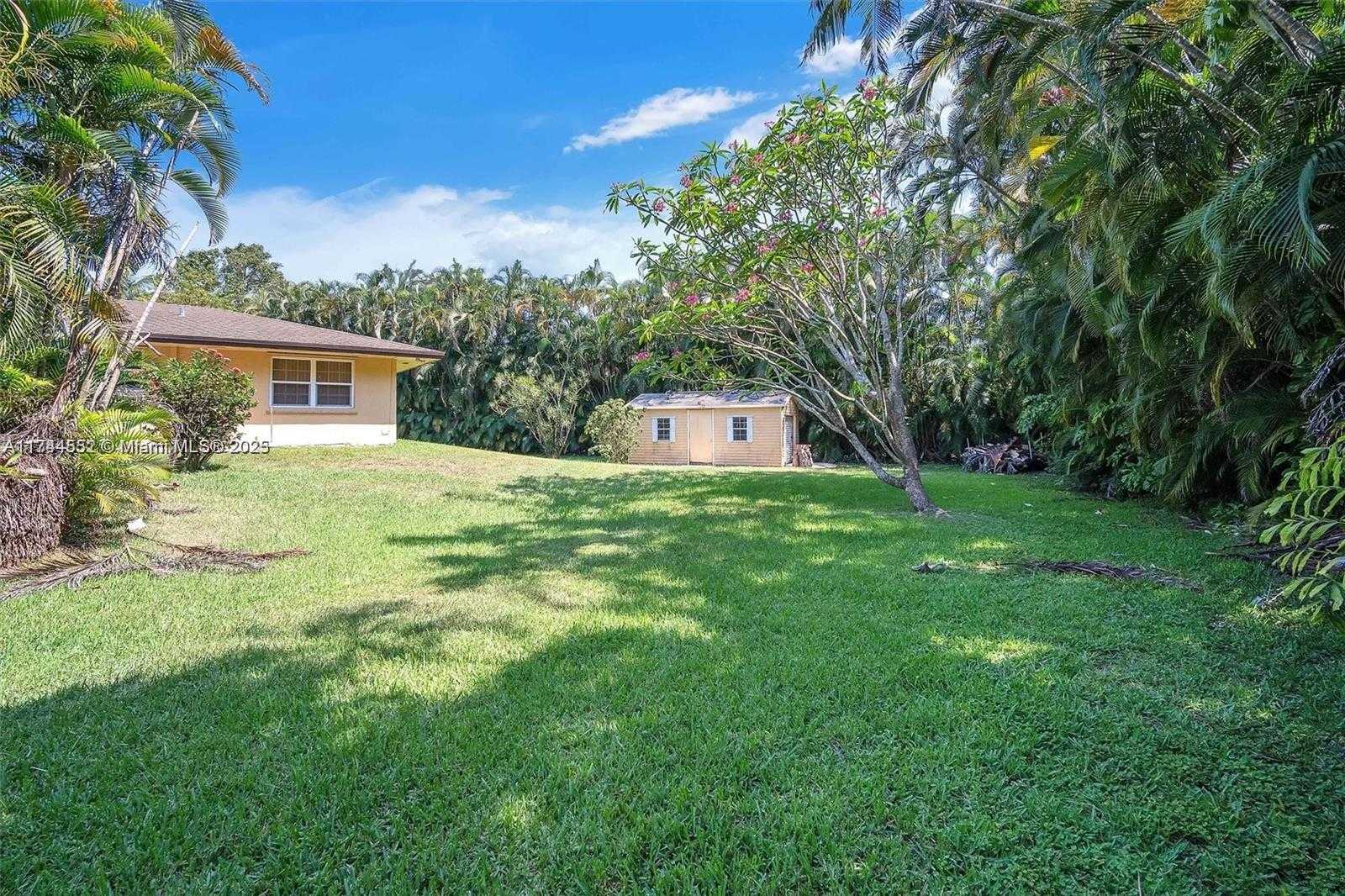 Small Image of 4851 SOUTH WEST 106TH AVE, Davie Number 16