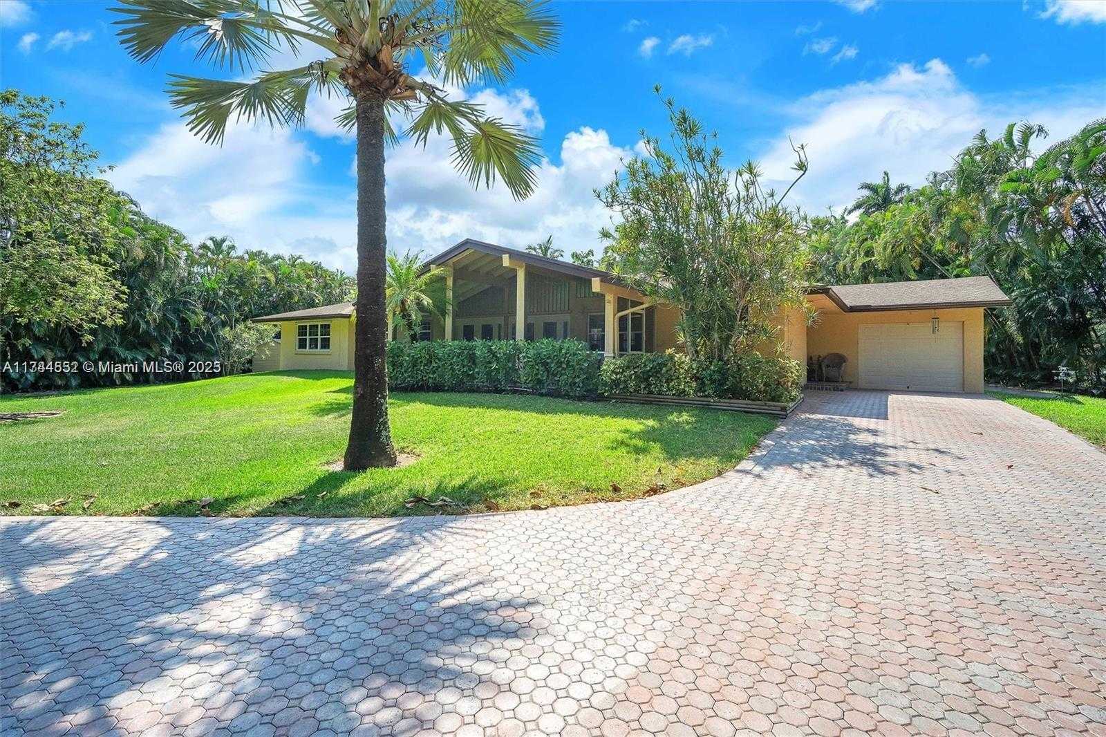 Small Image of 4851 SOUTH WEST 106TH AVE, Davie Number 19