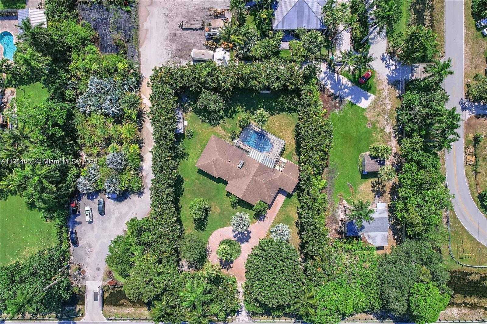 Small Image of 4851 SOUTH WEST 106TH AVE, Davie Number 2