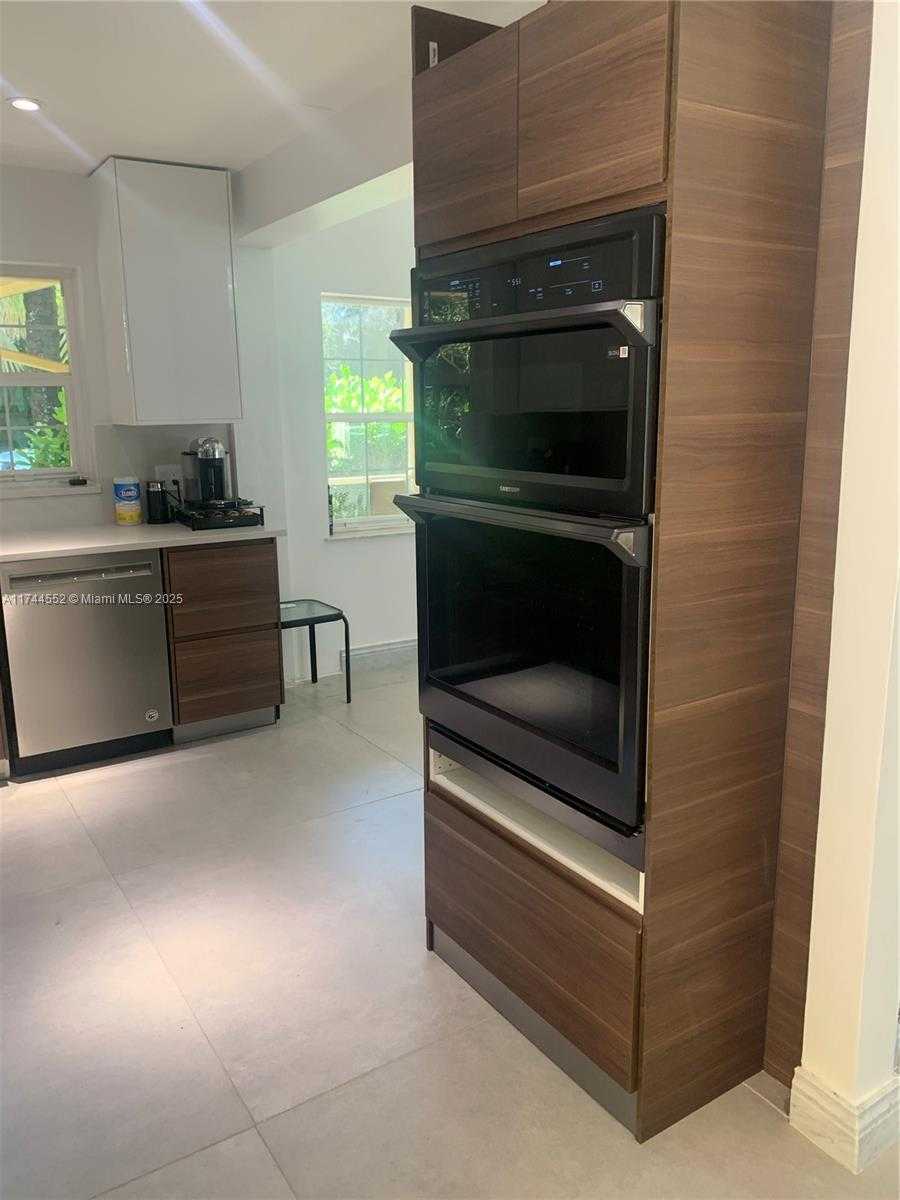 Small Image of 4851 SOUTH WEST 106TH AVE, Davie Number 22