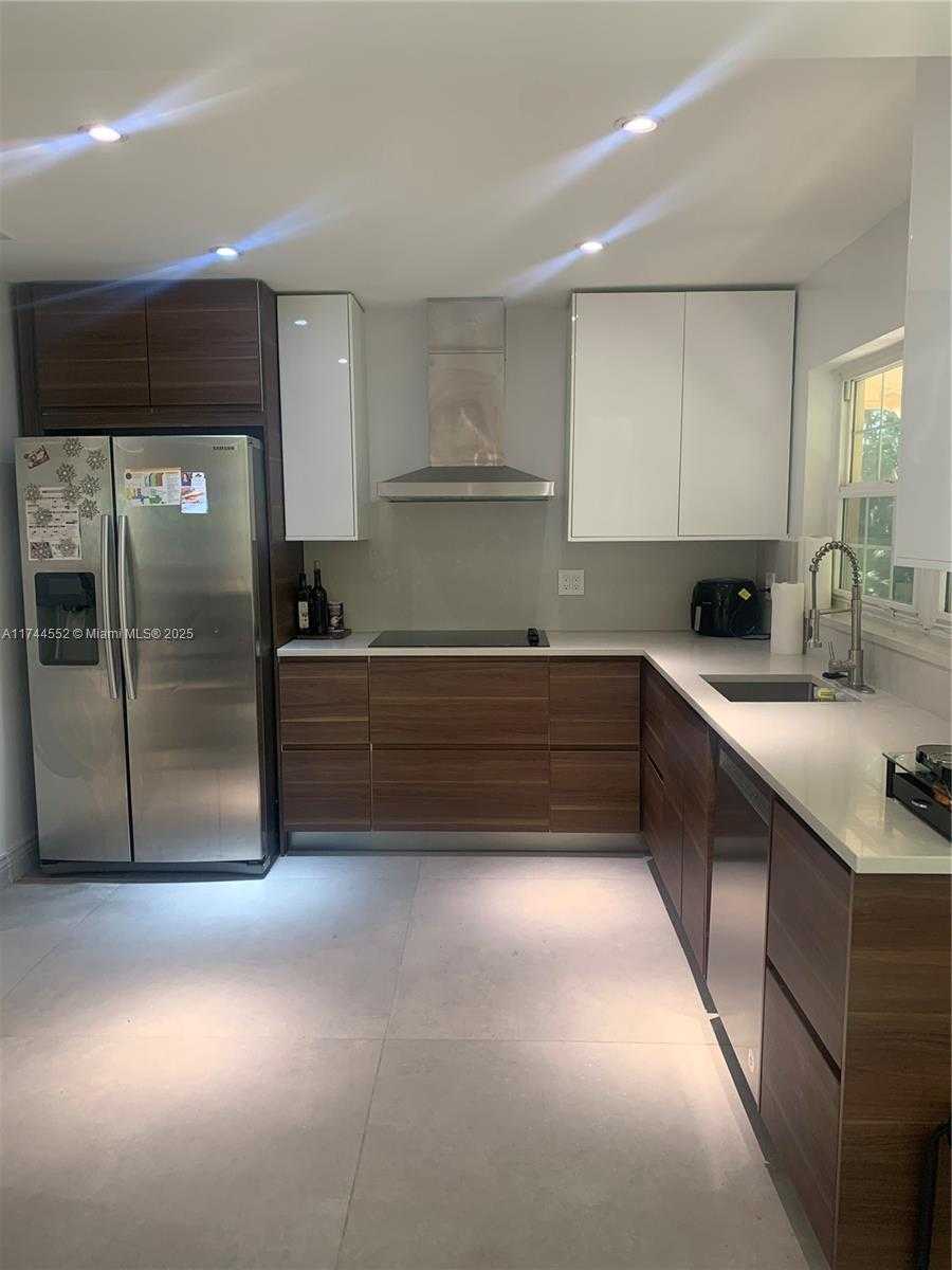 Small Image of 4851 SOUTH WEST 106TH AVE, Davie Number 23