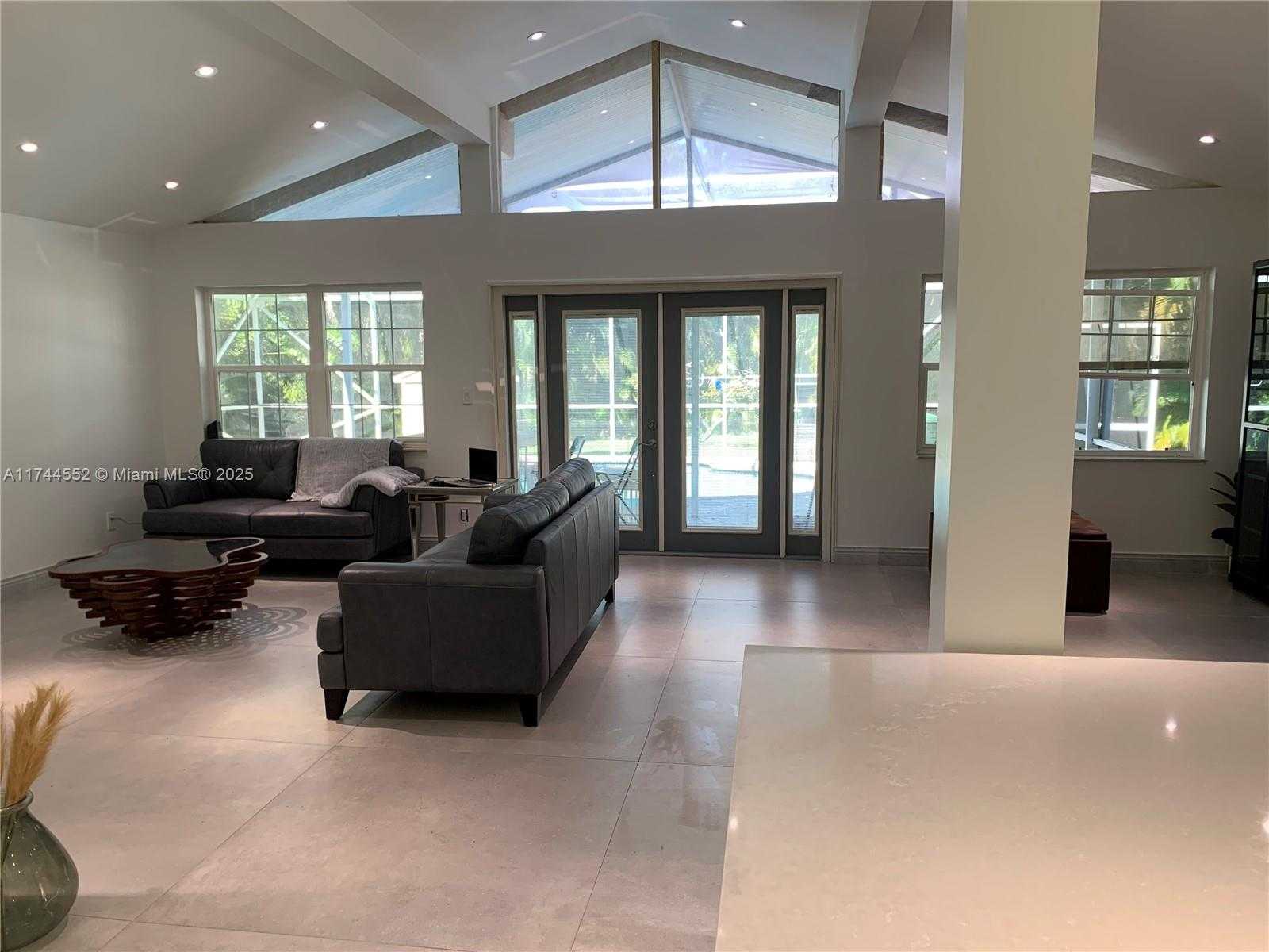 Small Image of 4851 SOUTH WEST 106TH AVE, Davie Number 24