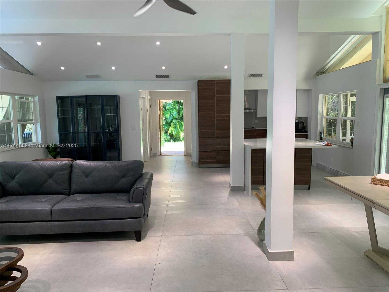 Small Image of 4851 SOUTH WEST 106TH AVE, Davie Number 28