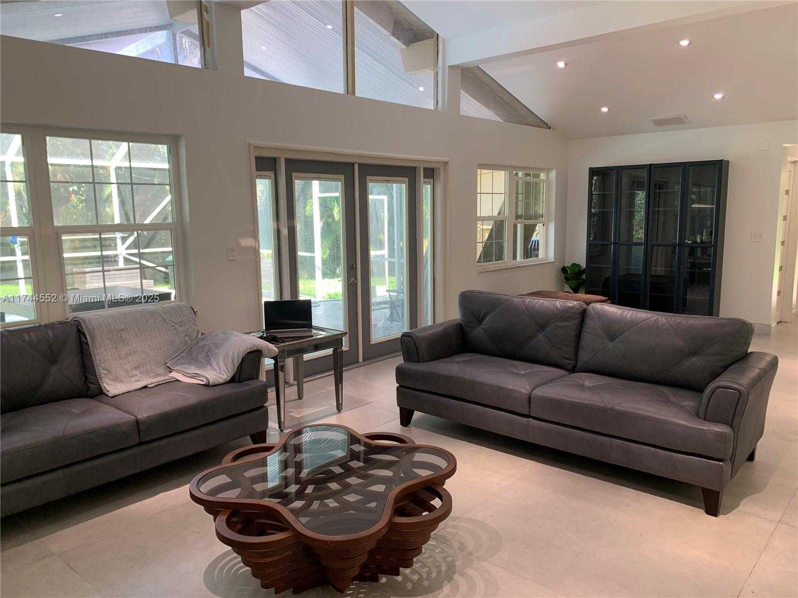 Small Image of 4851 SOUTH WEST 106TH AVE, Davie Number 29