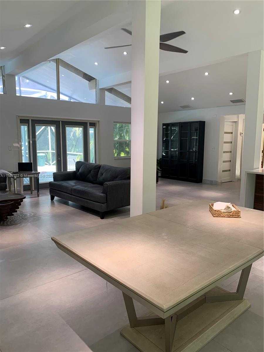 Small Image of 4851 SOUTH WEST 106TH AVE, Davie Number 31