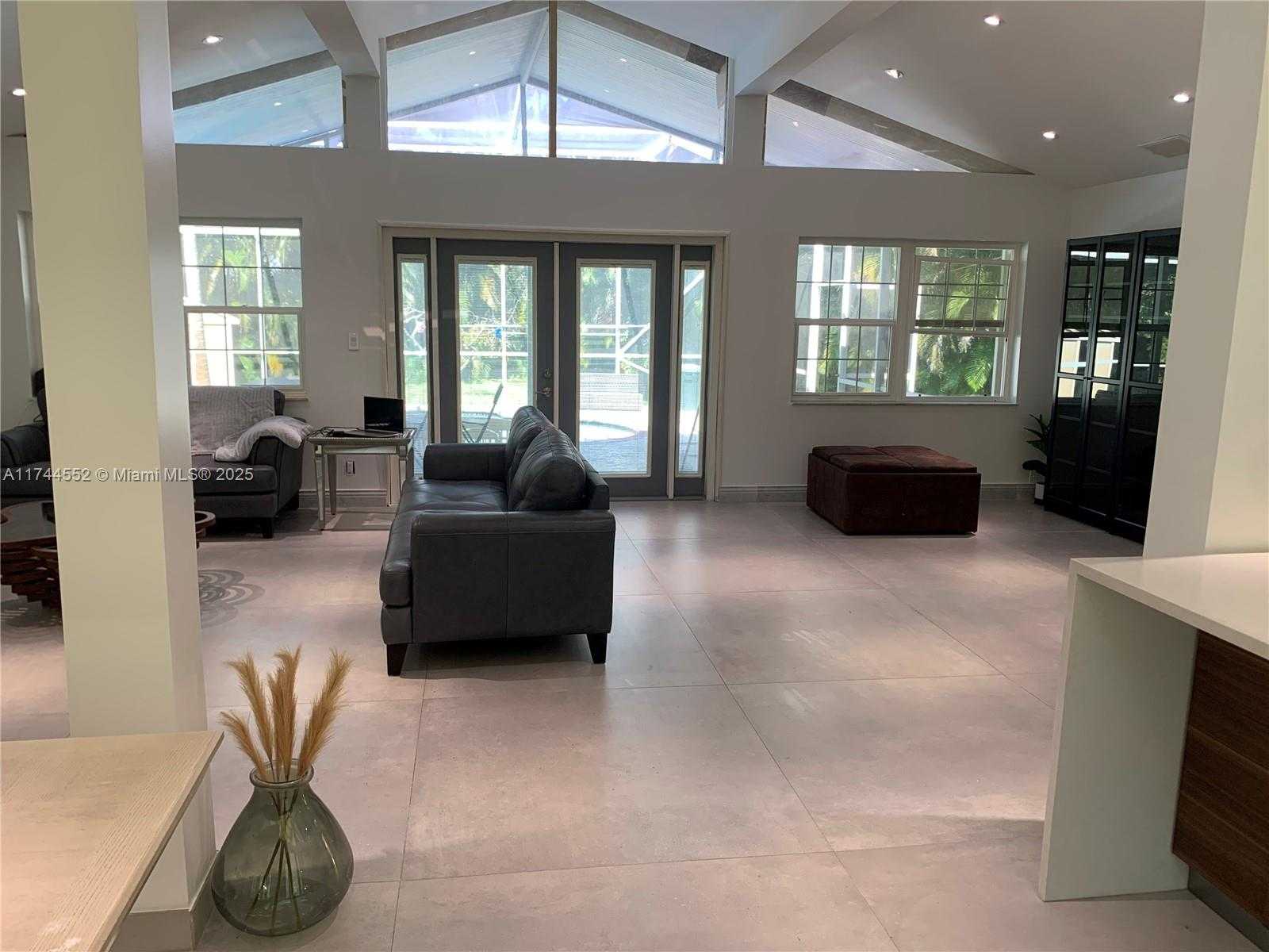Small Image of 4851 SOUTH WEST 106TH AVE, Davie Number 32