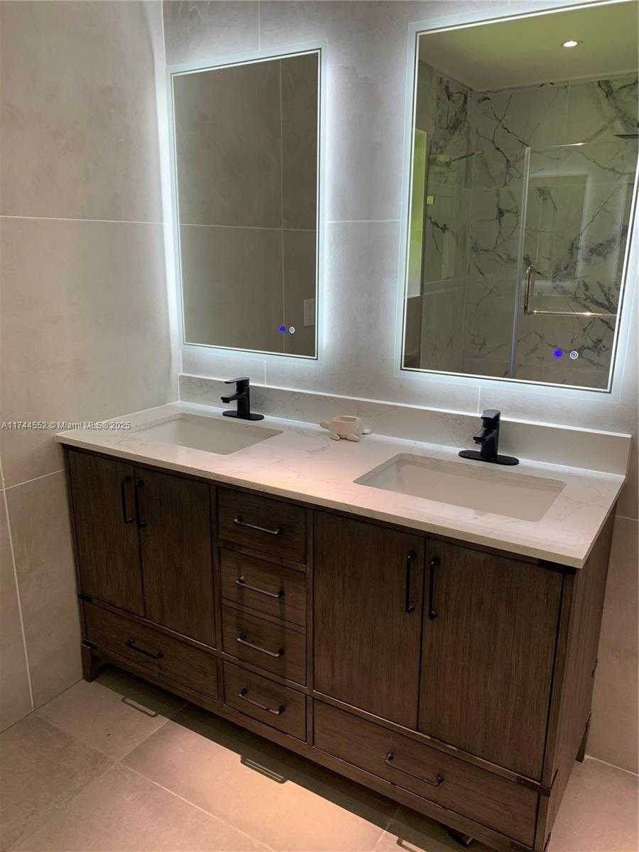 Small Image of 4851 SOUTH WEST 106TH AVE, Davie Number 34