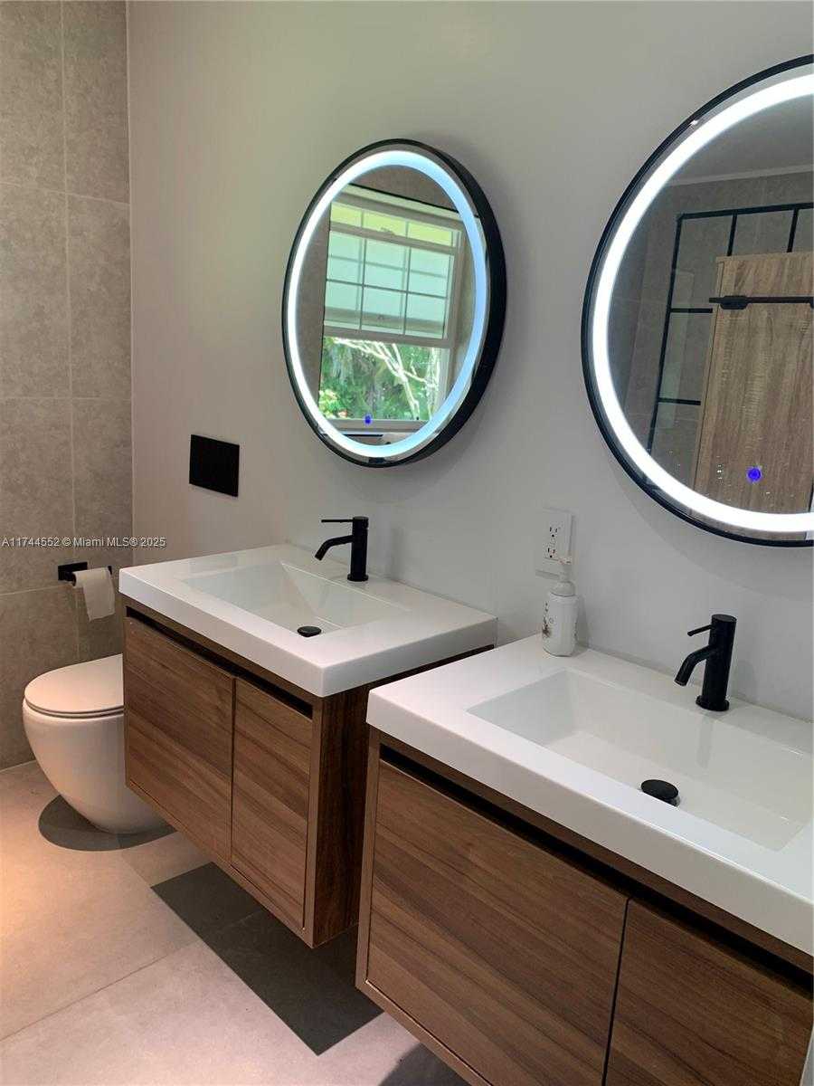 Small Image of 4851 SOUTH WEST 106TH AVE, Davie Number 40