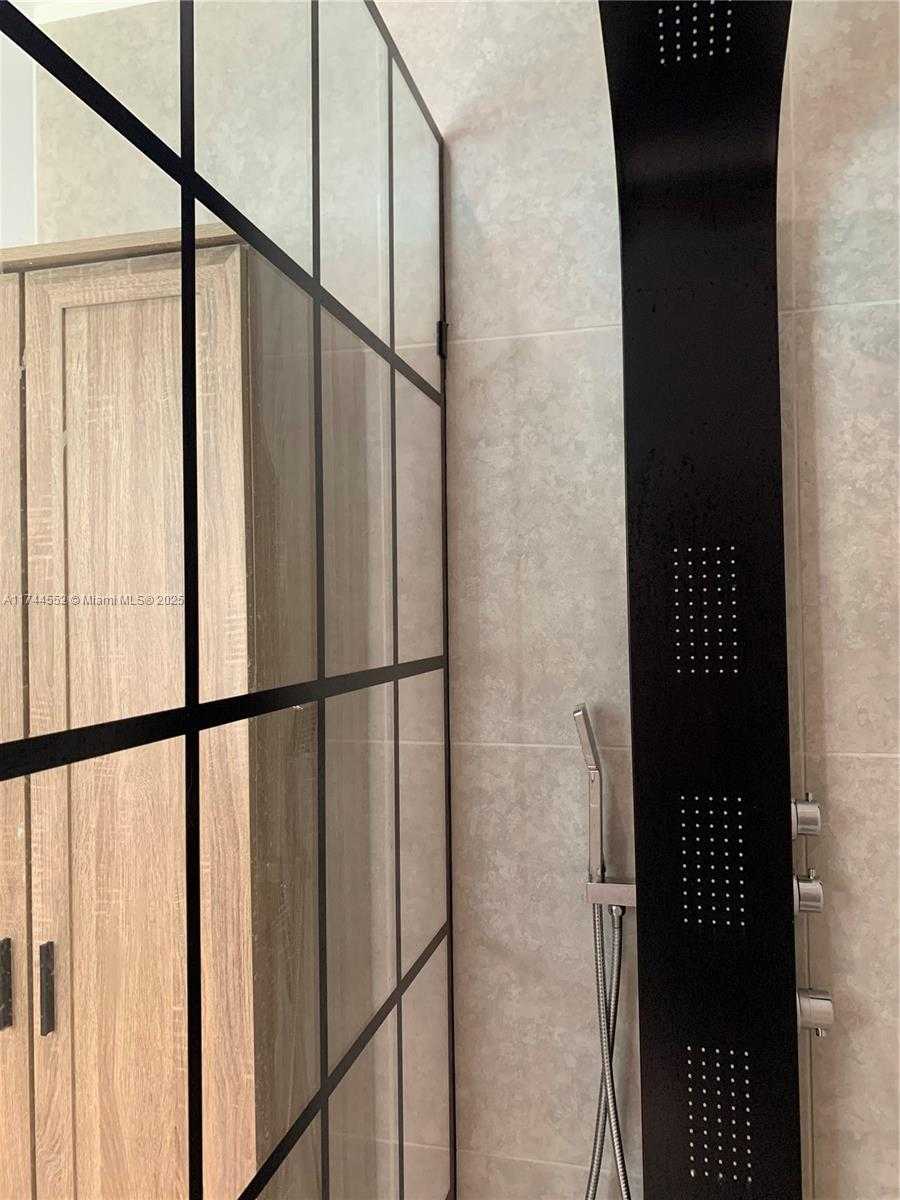 Small Image of 4851 SOUTH WEST 106TH AVE, Davie Number 41
