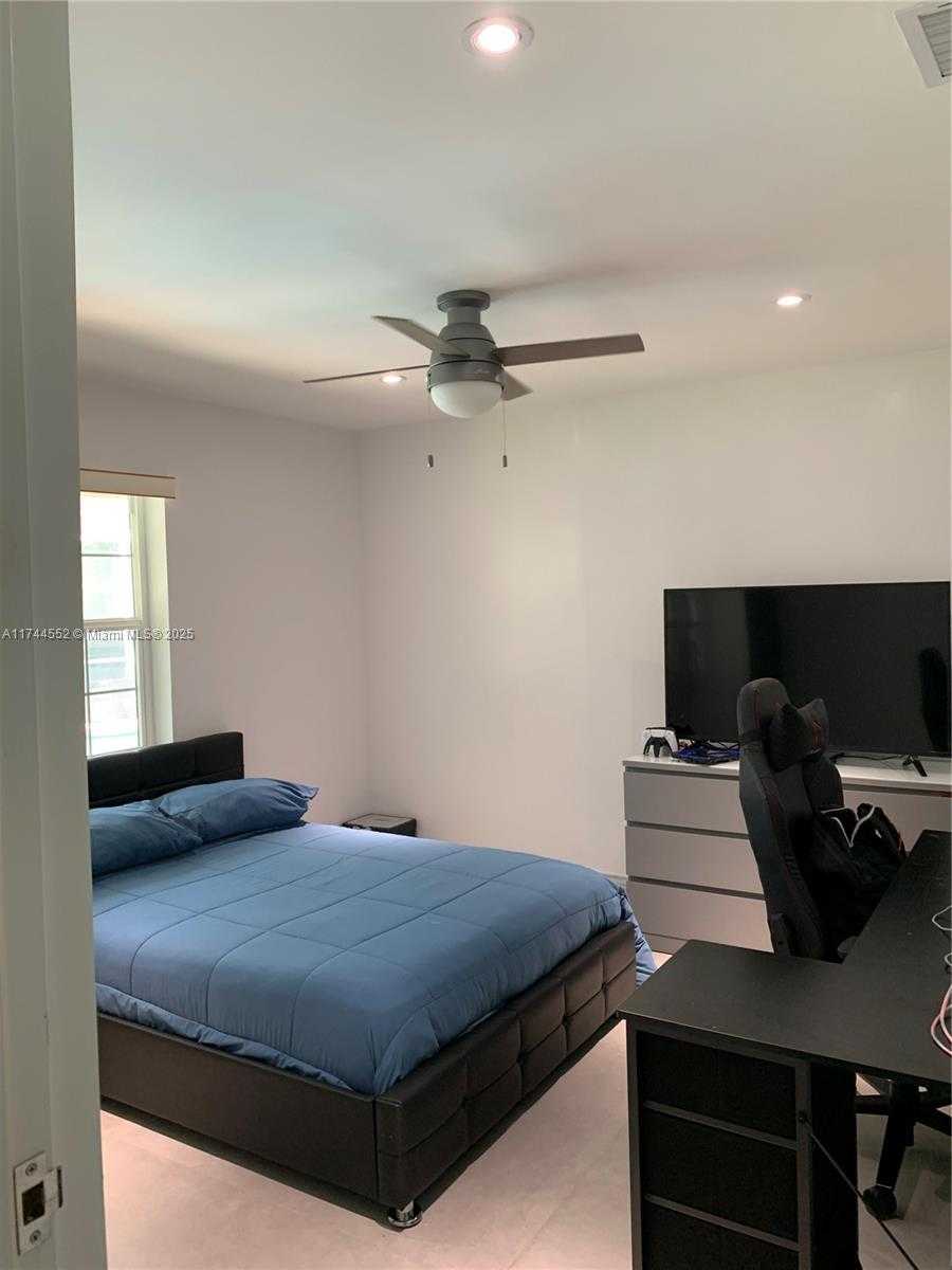 Small Image of 4851 SOUTH WEST 106TH AVE, Davie Number 44