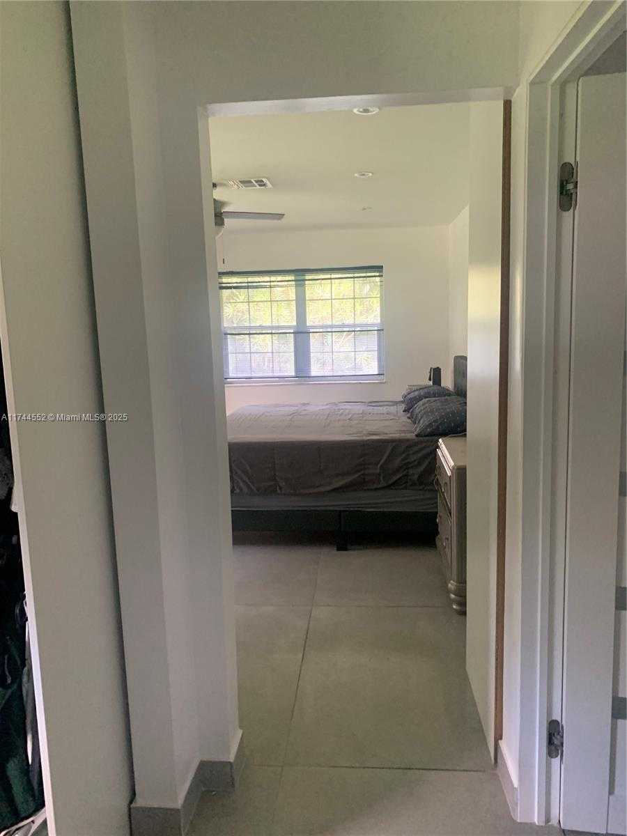 Small Image of 4851 SOUTH WEST 106TH AVE, Davie Number 45