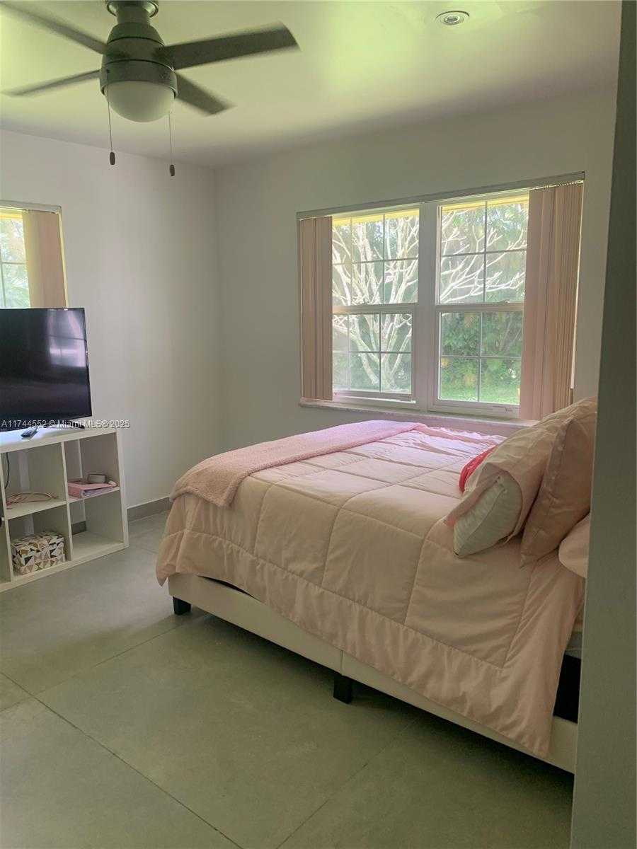Small Image of 4851 SOUTH WEST 106TH AVE, Davie Number 46