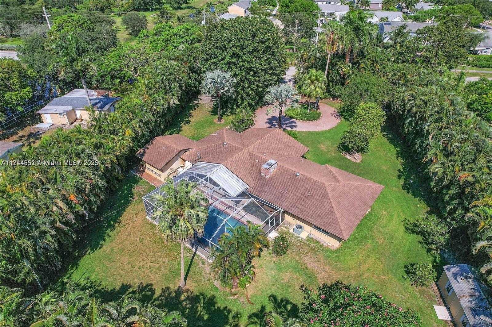 Small Image of 4851 SOUTH WEST 106TH AVE, Davie Number 5