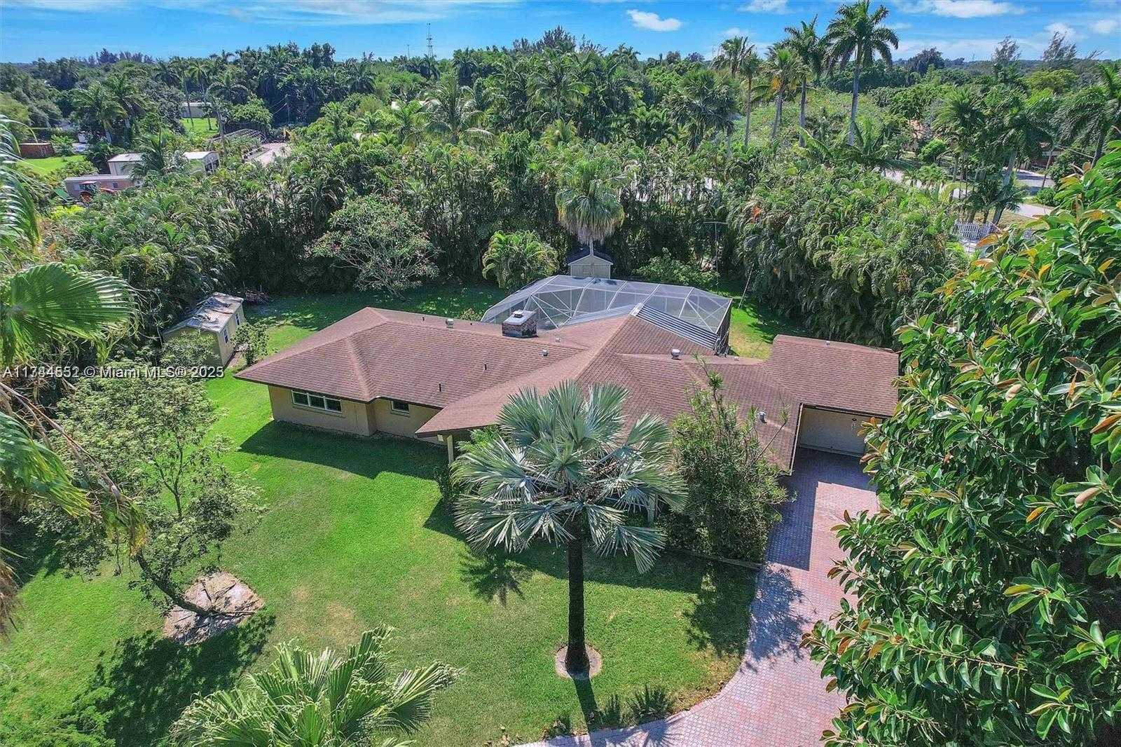 Small Image of 4851 SOUTH WEST 106TH AVE, Davie Number 9