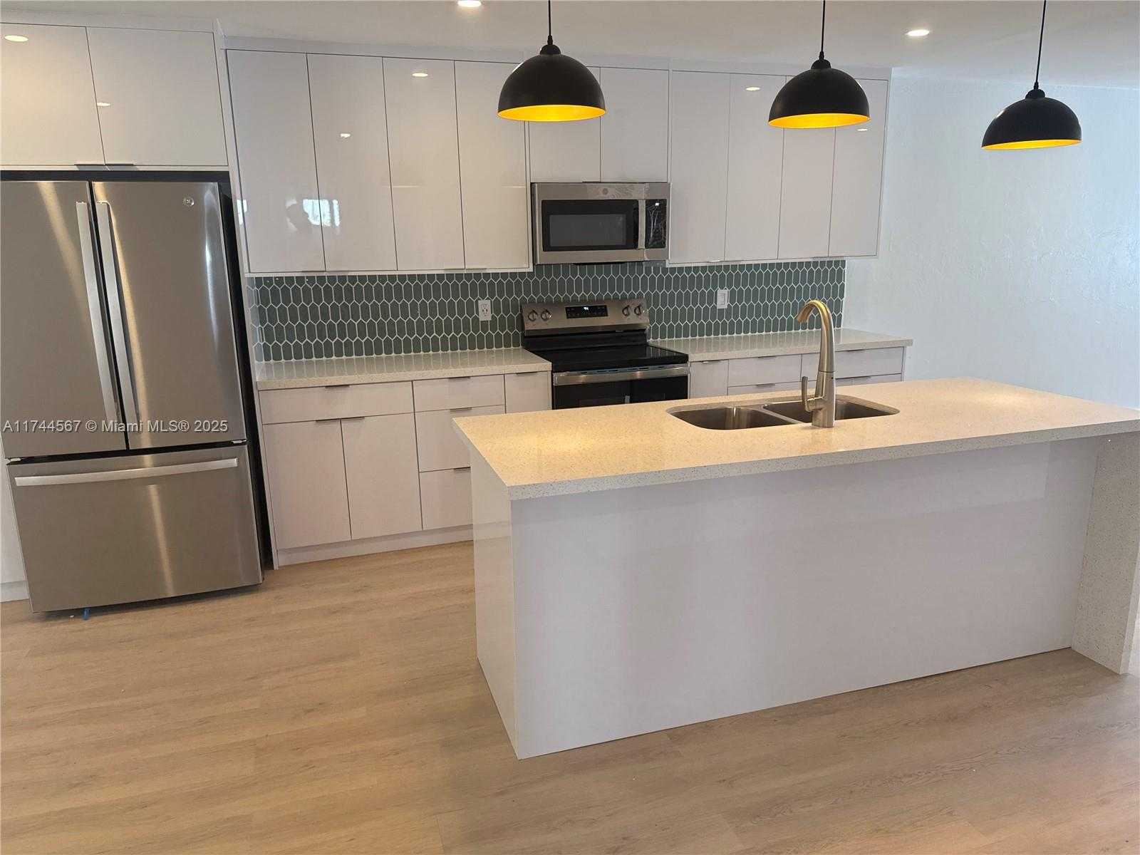 Small Image of 3081 NORTH WEST 103RD LN, Coral Springs Number 14