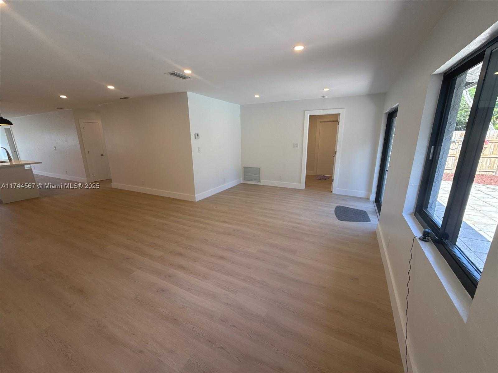 Small Image of 3081 NORTH WEST 103RD LN, Coral Springs Number 24