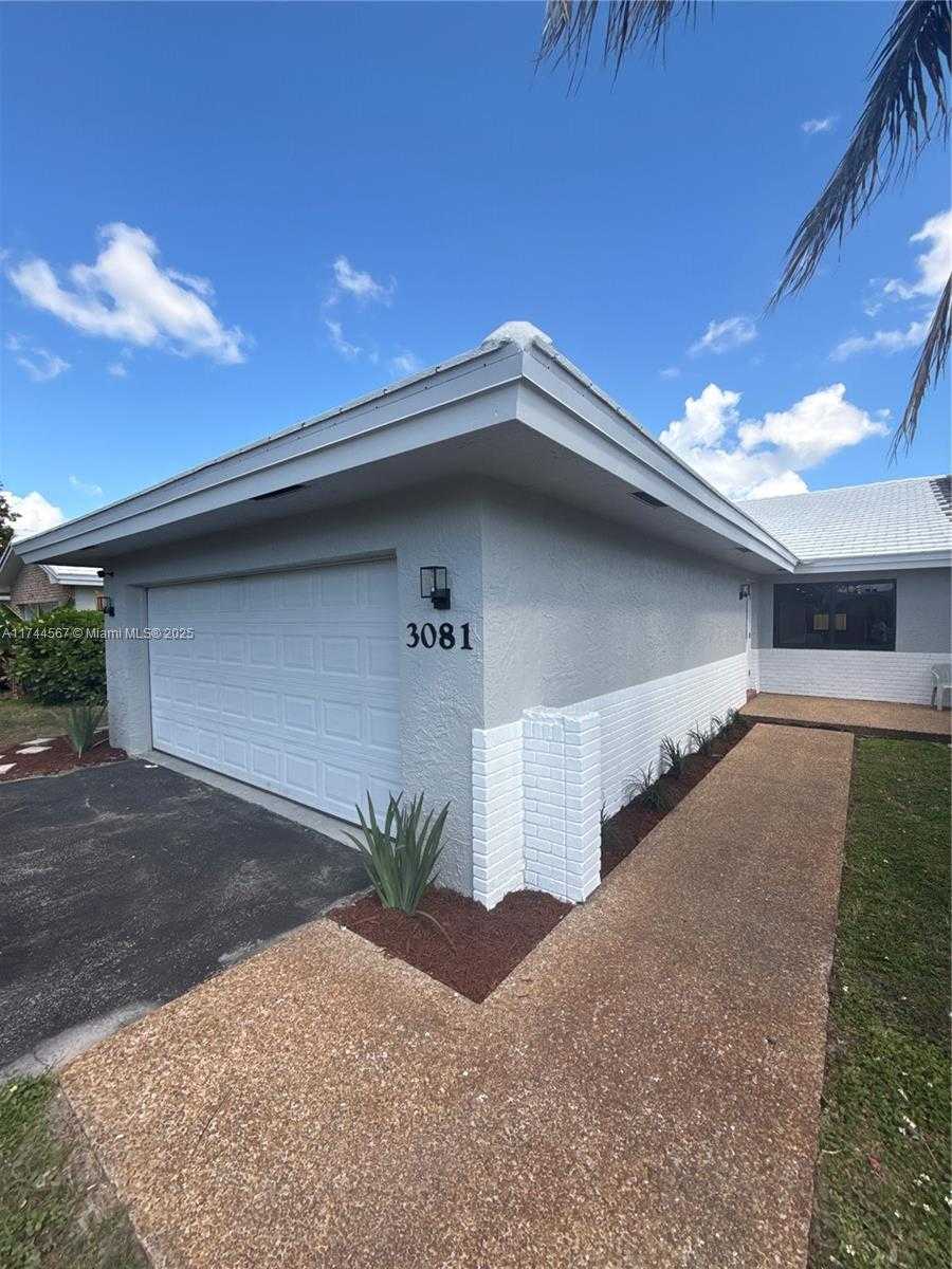 Small Image of 3081 NORTH WEST 103RD LN, Coral Springs Number 4