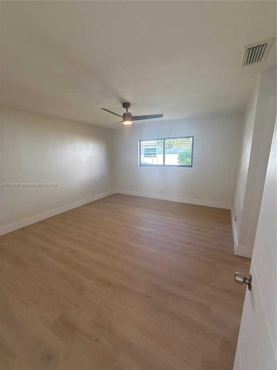 Small Image of 3081 NORTH WEST 103RD LN, Coral Springs Number 6