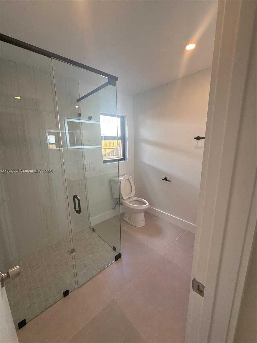 Small Image of 3081 NORTH WEST 103RD LN, Coral Springs Number 7