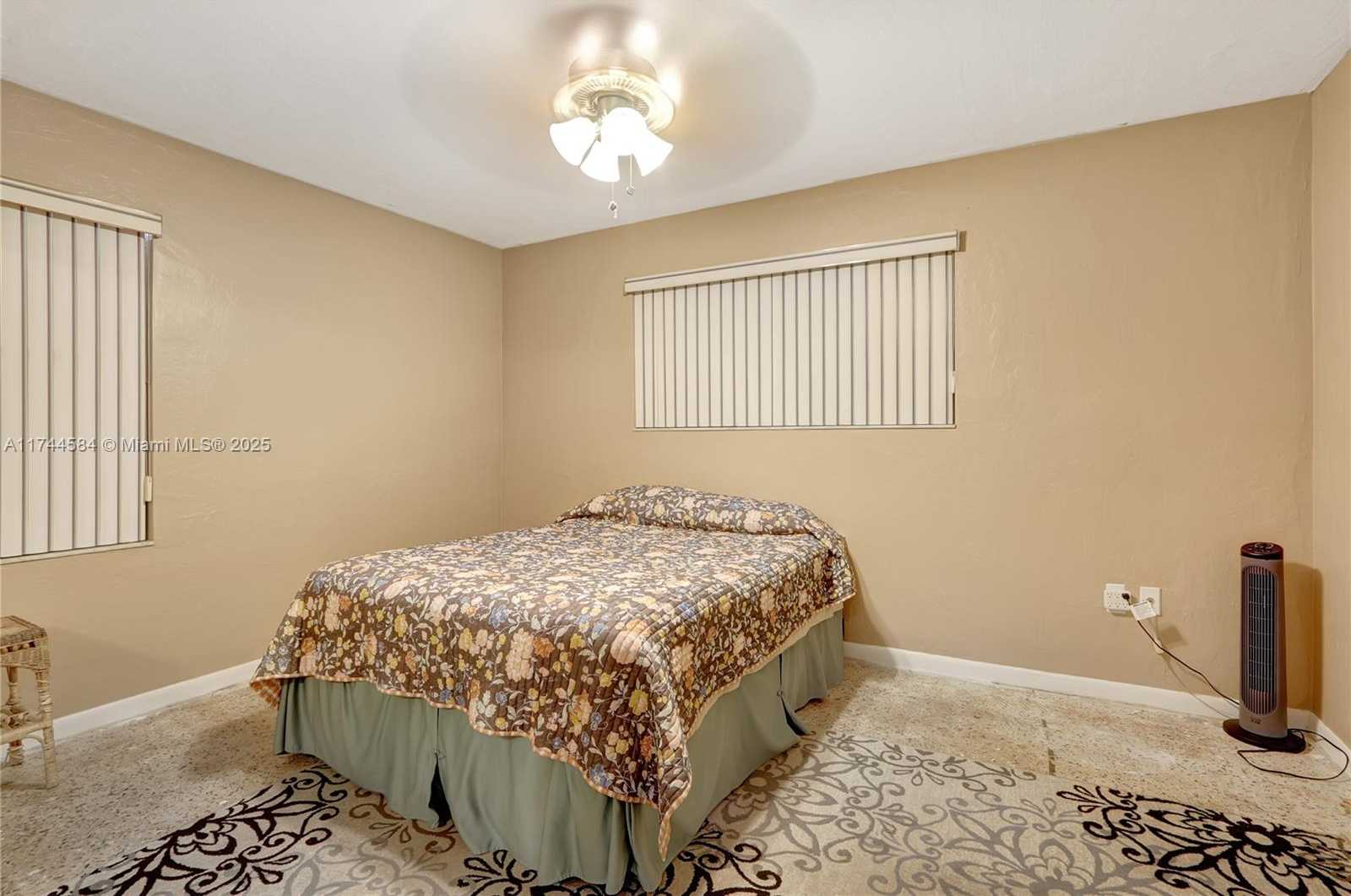 Small Image of 9299 Jamaica Dr, Cutler Bay, FL 33189, USA Number 10