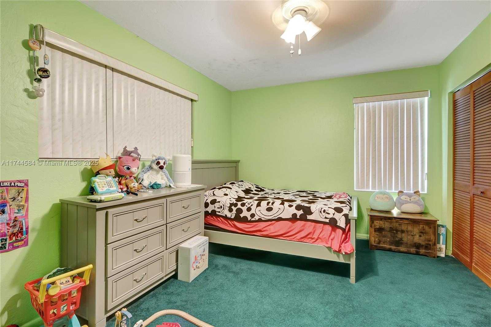 Small Image of 9299 Jamaica Dr, Cutler Bay, FL 33189, USA Number 13