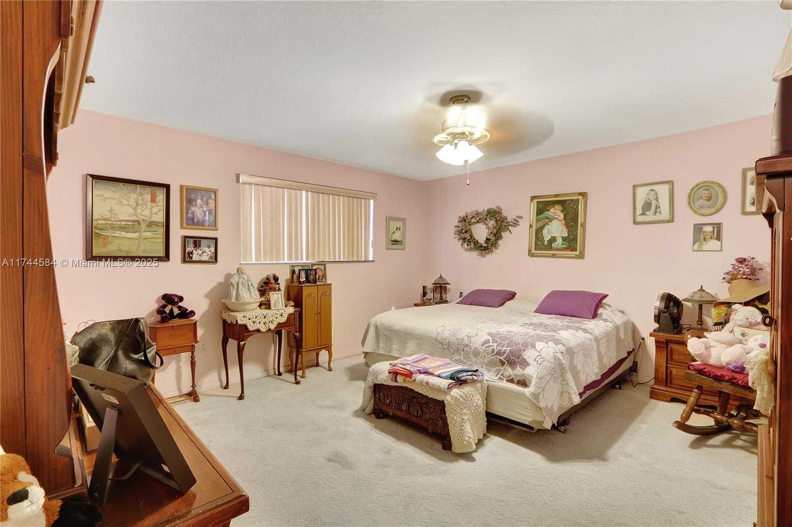 Small Image of 9299 Jamaica Dr, Cutler Bay, FL 33189, USA Number 14