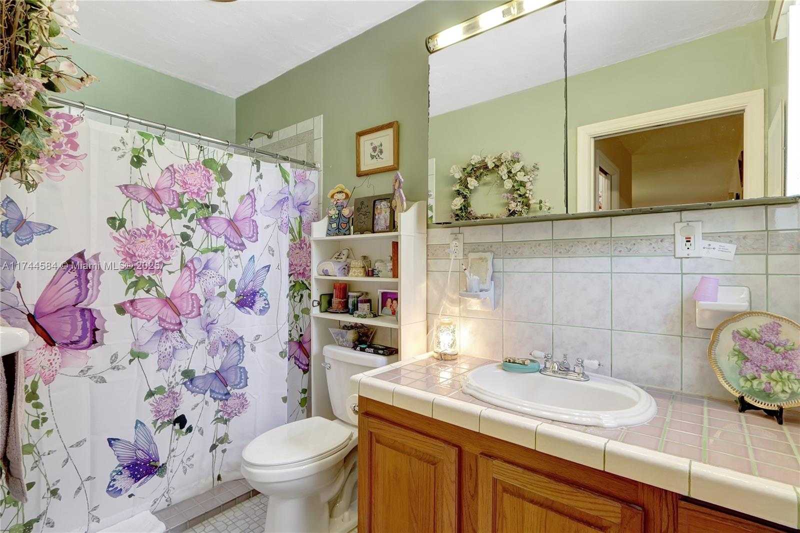 Small Image of 9299 Jamaica Dr, Cutler Bay, FL 33189, USA Number 17