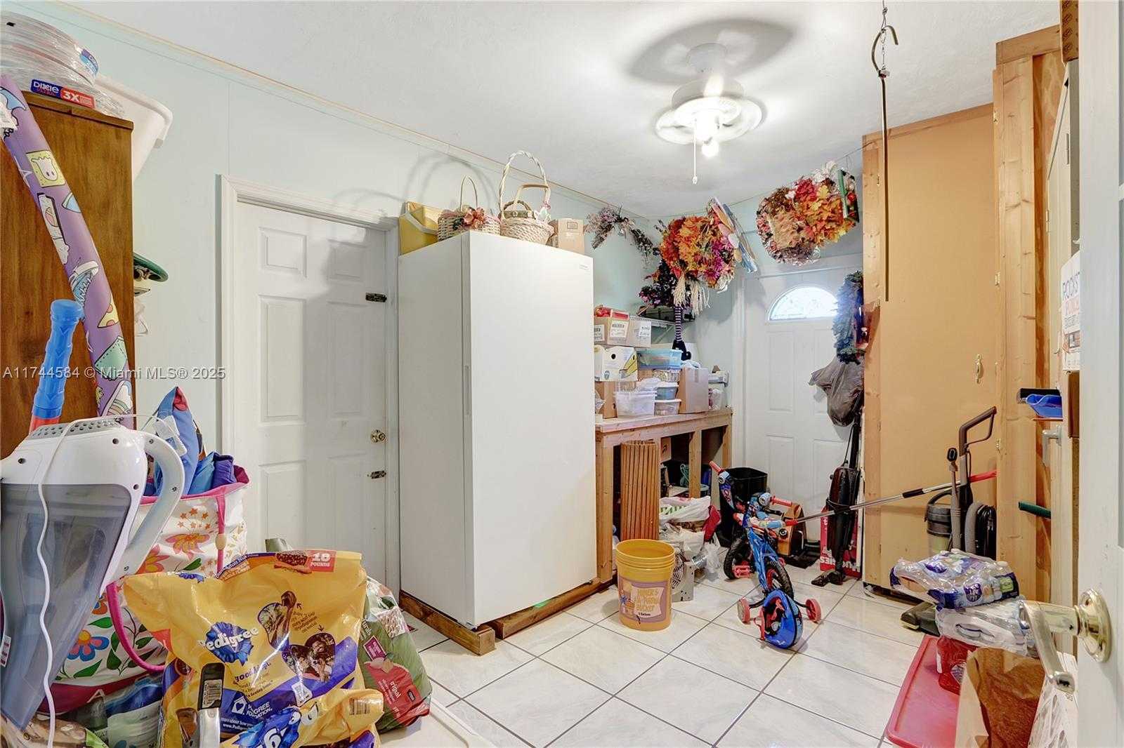 Small Image of 9299 Jamaica Dr, Cutler Bay, FL 33189, USA Number 8