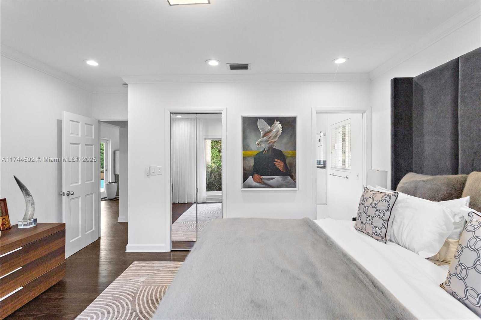 Small Image of 550 Pidgeon Plum Ln, Miami, FL 33137, USA Number 17