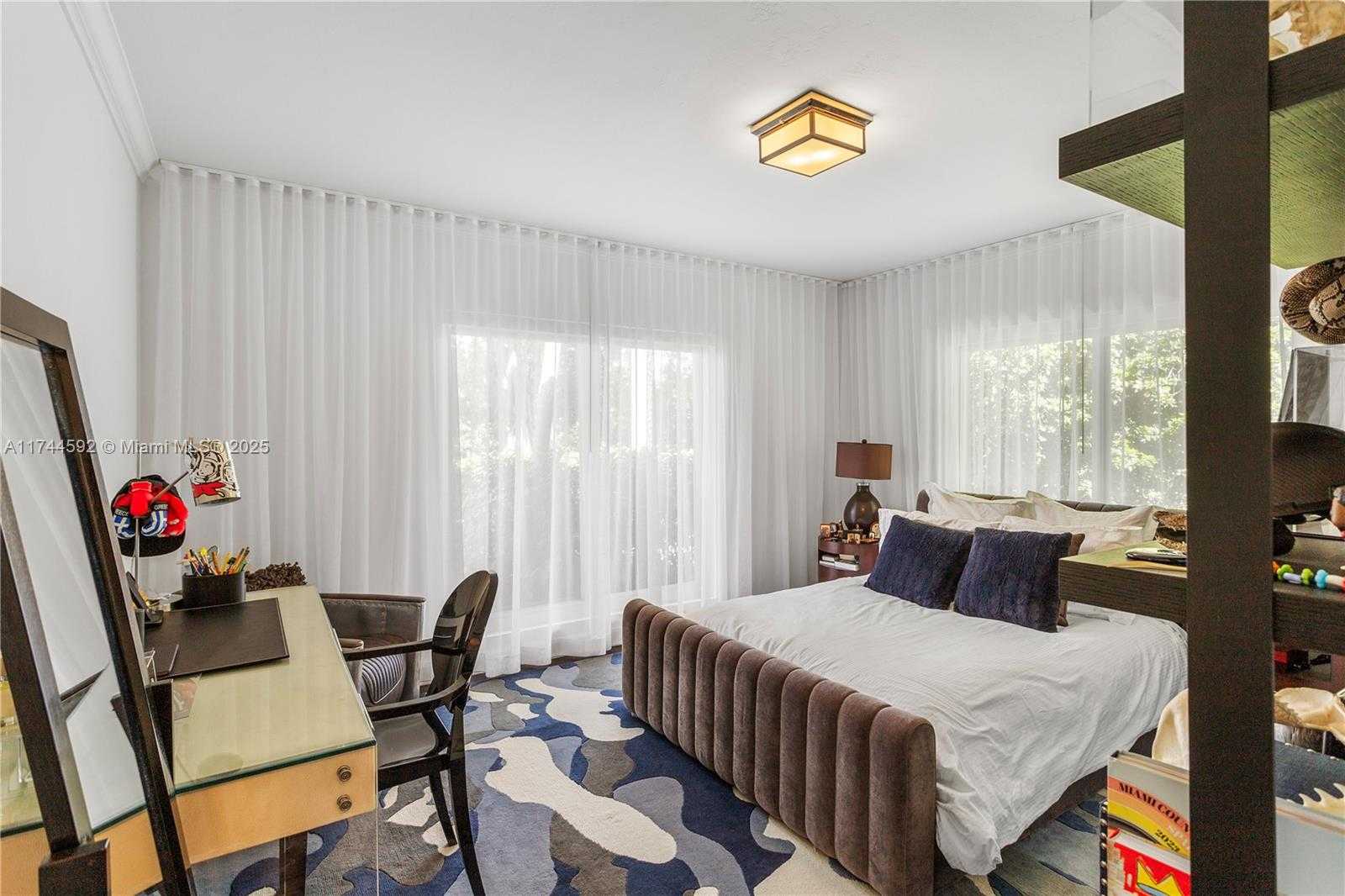 Small Image of 550 Pidgeon Plum Ln, Miami, FL 33137, USA Number 19