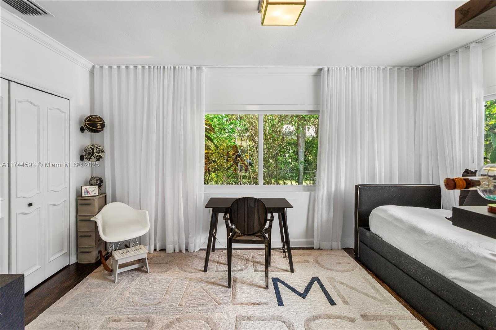 Small Image of 550 Pidgeon Plum Ln, Miami, FL 33137, USA Number 22