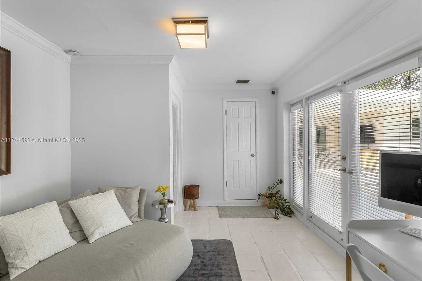 Small Image of 550 Pidgeon Plum Ln, Miami, FL 33137, USA Number 25