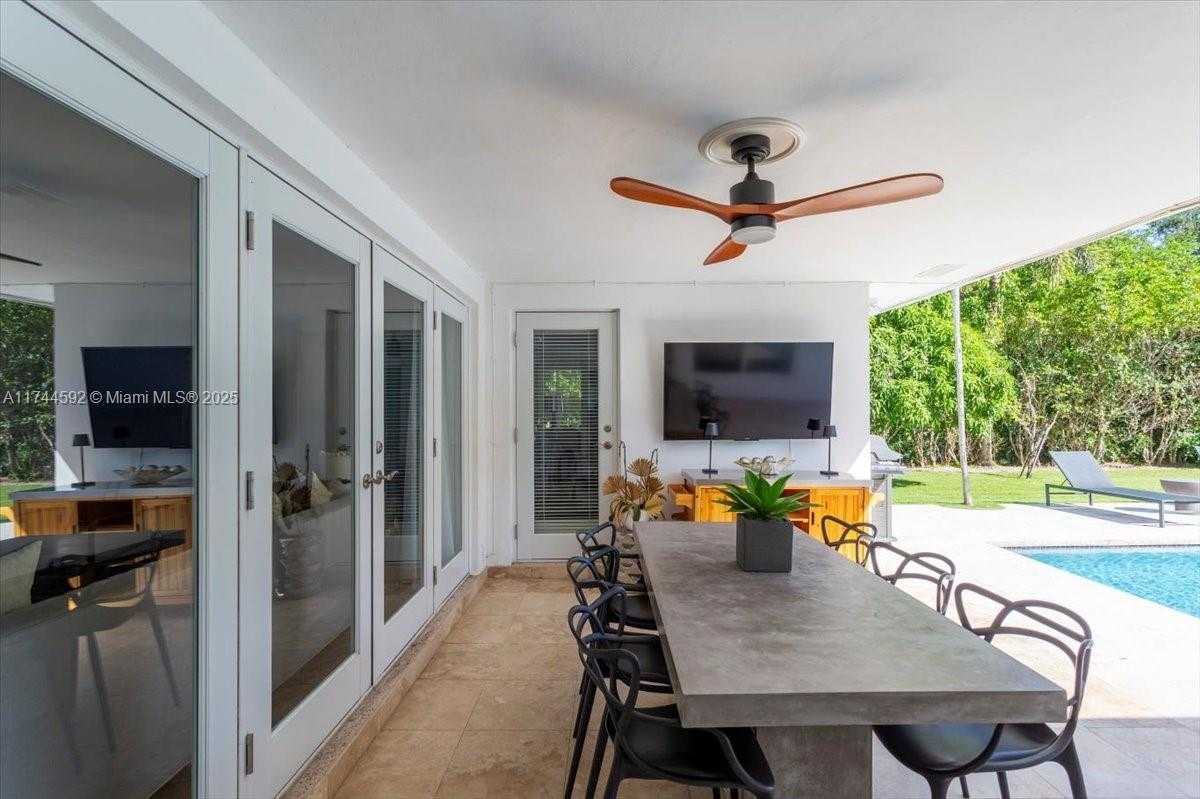 Small Image of 550 Pidgeon Plum Ln, Miami, FL 33137, USA Number 27