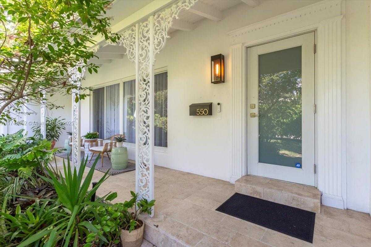 Small Image of 550 Pidgeon Plum Ln, Miami, FL 33137, USA Number 33