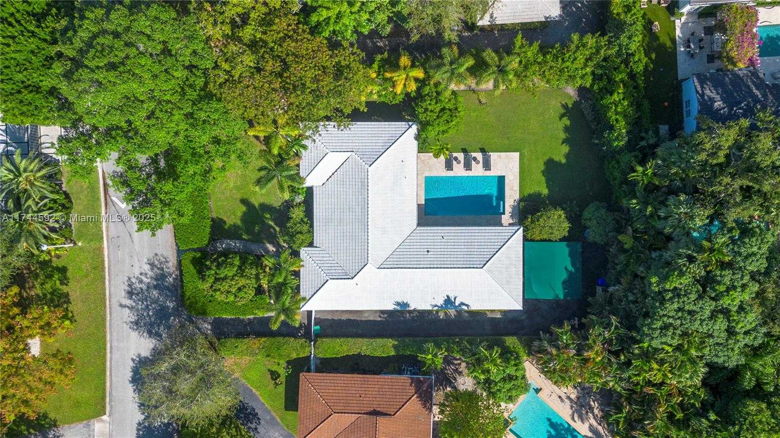 Small Image of 550 Pidgeon Plum Ln, Miami, FL 33137, USA Number 35