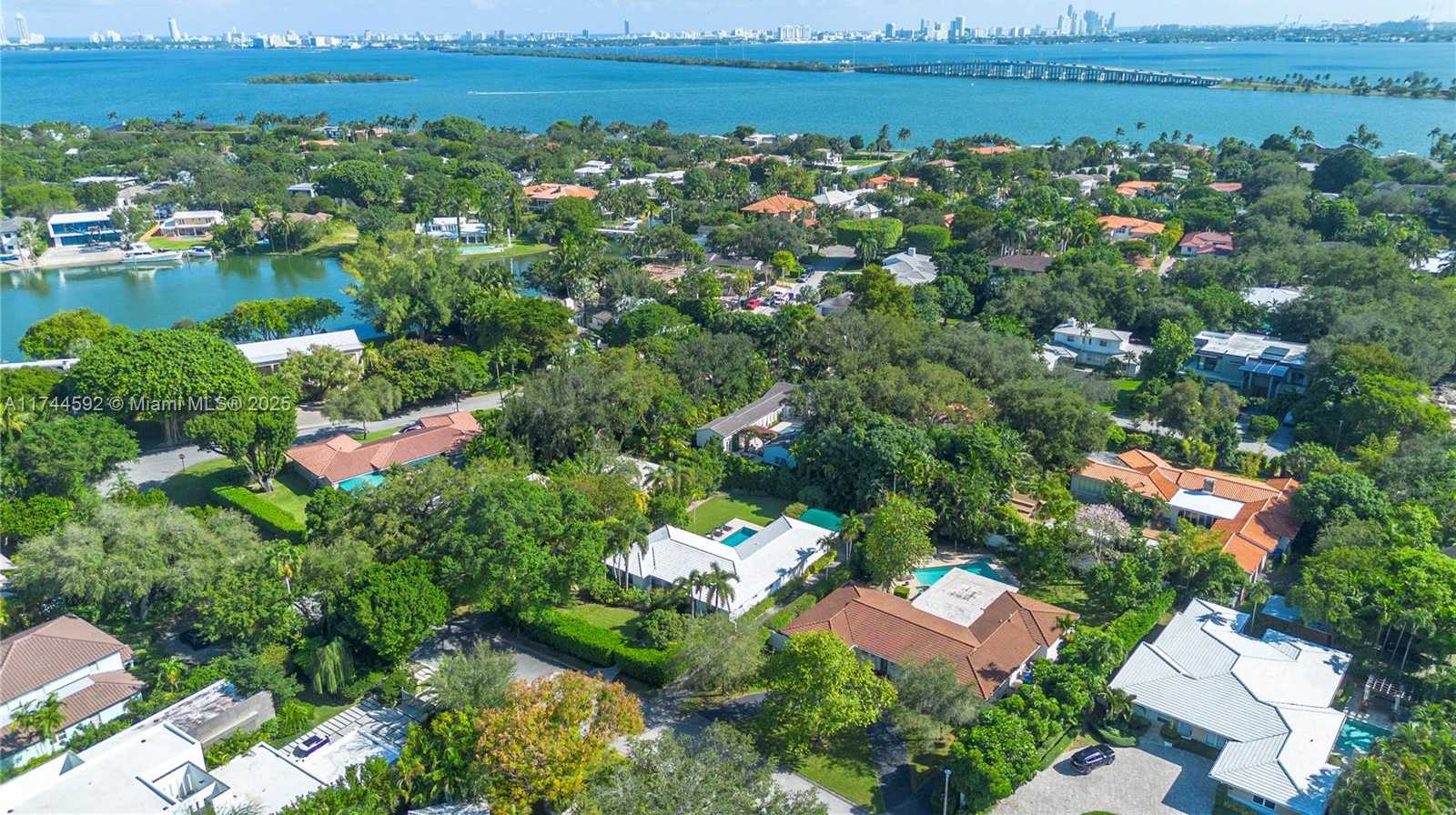 Small Image of 550 Pidgeon Plum Ln, Miami, FL 33137, USA Number 4